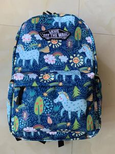 Mochila Estampada "Off The Wall" com Design Exclusivo